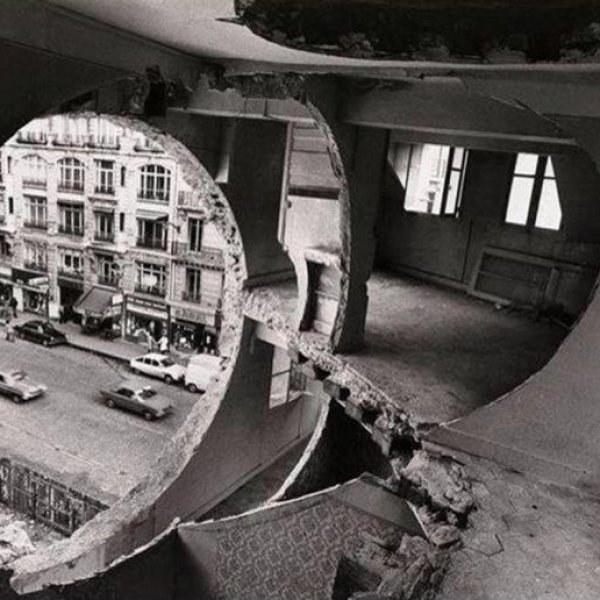 GordonMattaClark-768x516-1